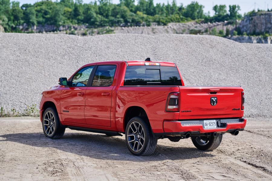  Ram 1500 Sport Crew Cab (DT) 2018 года  (CA) (фото 25 из 40)